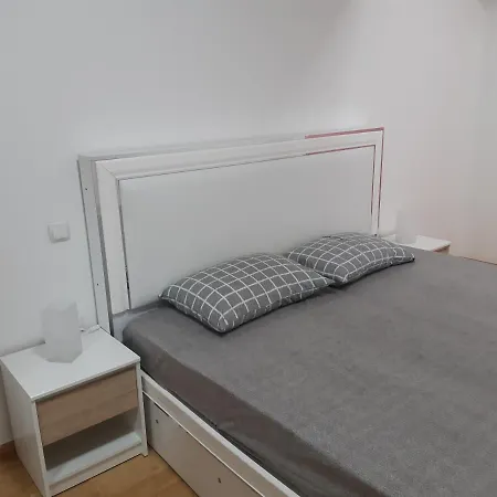 Moonlight Pent Apartment *